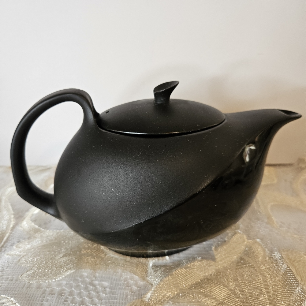 Wedgewood Lunar Coffee Pot And Lid 7 1/2 England
